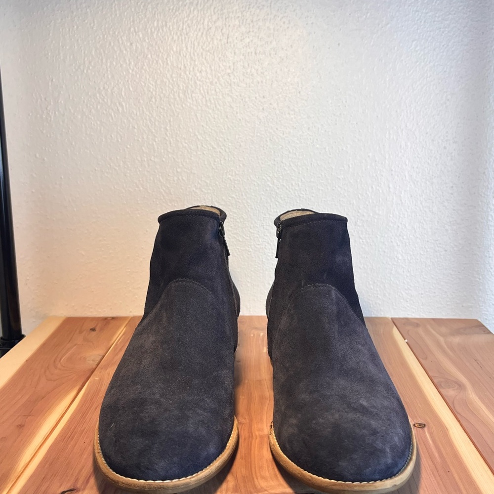 Paul Green Navy Blue Suede Ankle Boots with Tan Sole